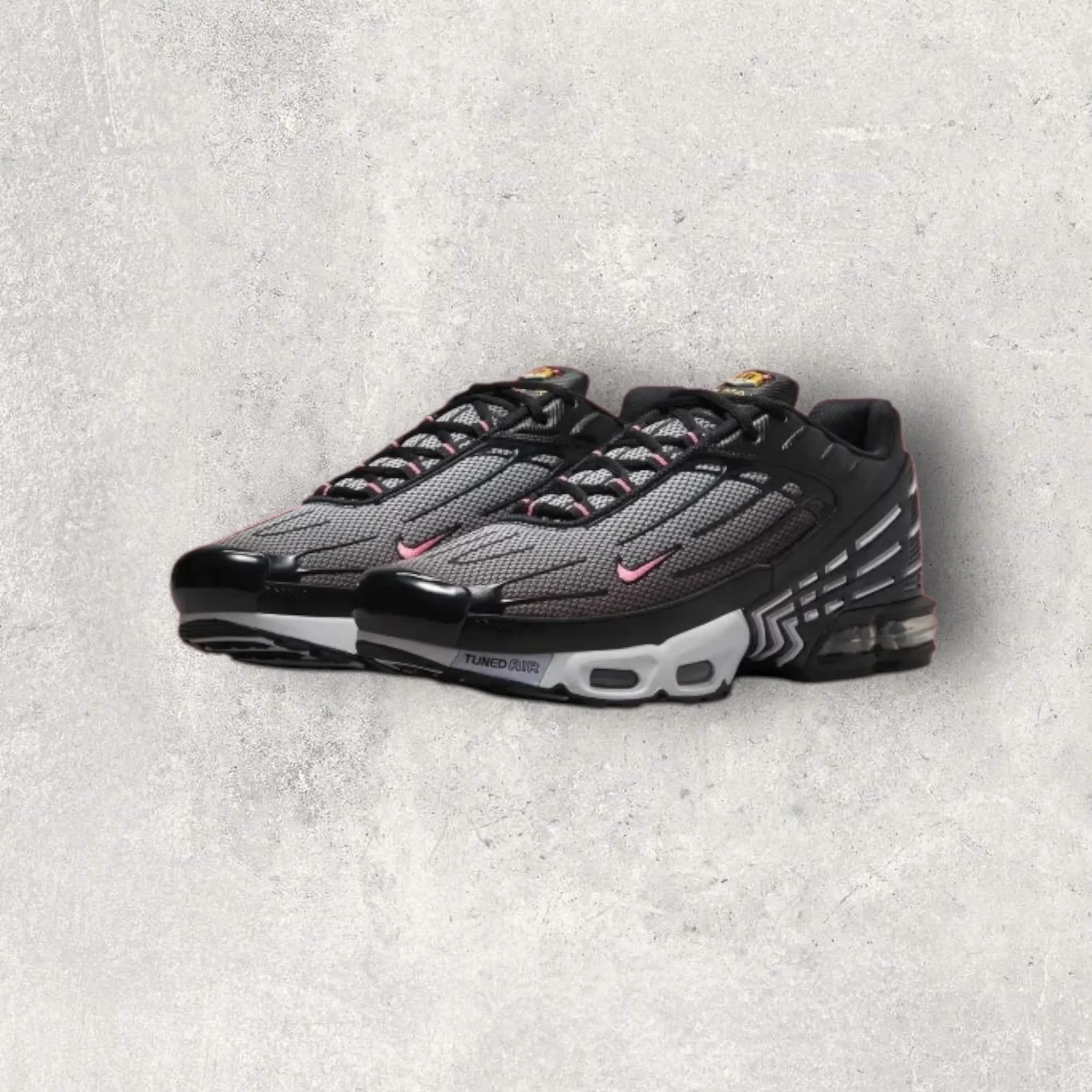 NIKE AIR MAX PLUS 3 - WHITE/BLACK/CHAMPIOS