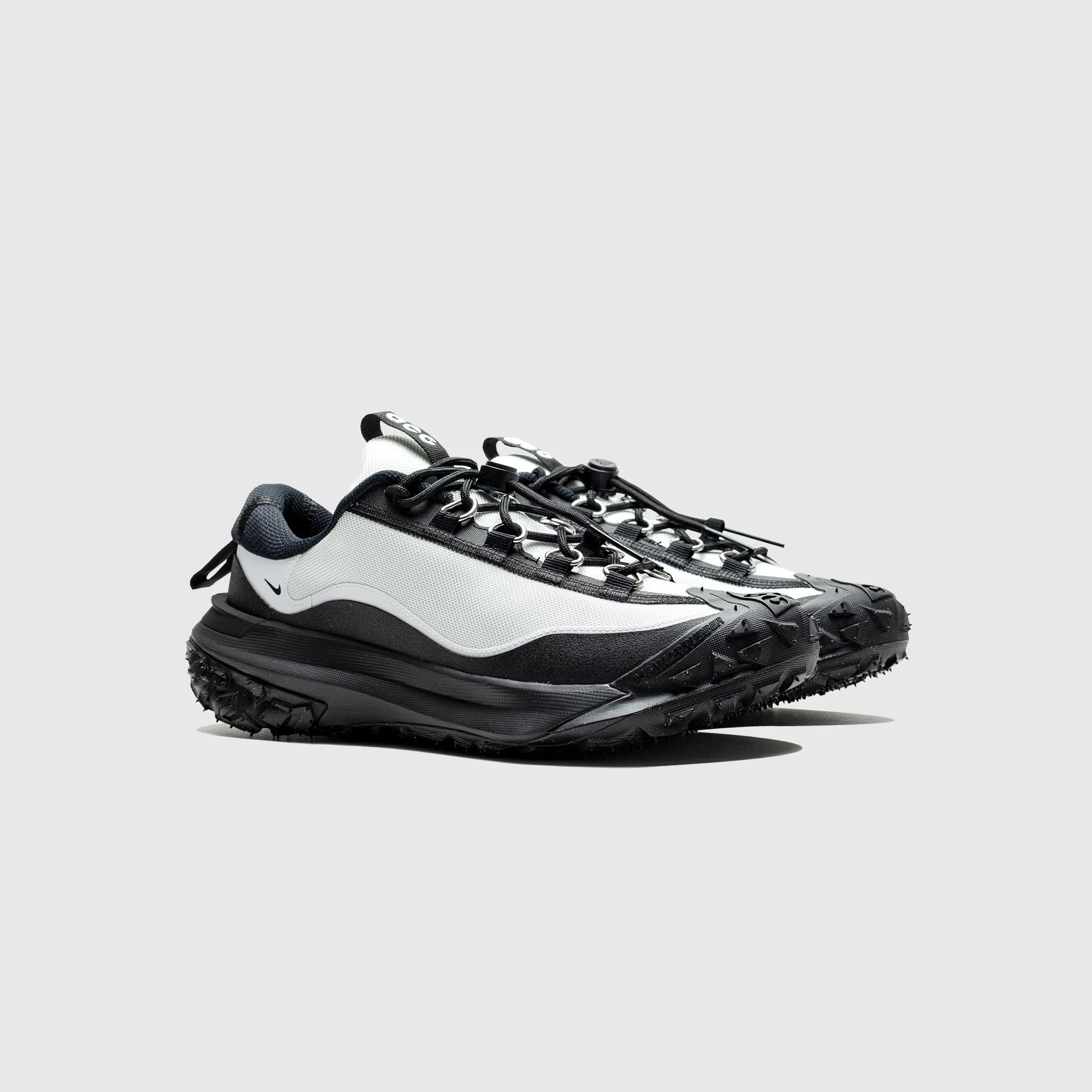 X ACG MOUNTAIN FLY 2 LOW SP "BLACK/WHITE"